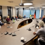 Im Konferenzraum